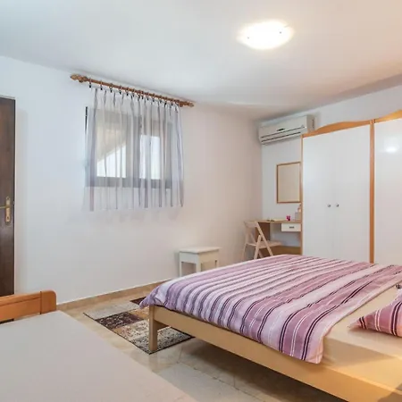 Apartment Natalia Mit Grossem Gemeinschaftspool