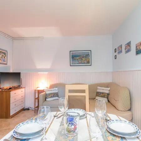 Natalia Mit Grossem Gemeinschaftspool Apartment Fuskulin