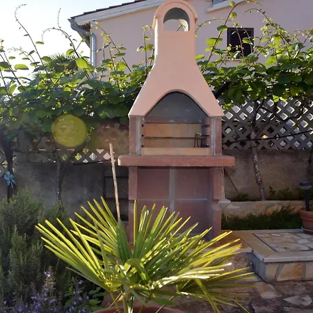 Natalia Mit Grossem Gemeinschaftspool Fuškulin