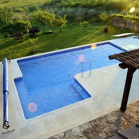 Natalia Mit Grossem Gemeinschaftspool Daire Fuškulin
