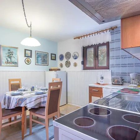 Natalia Mit Grossem Gemeinschaftspool Apartment